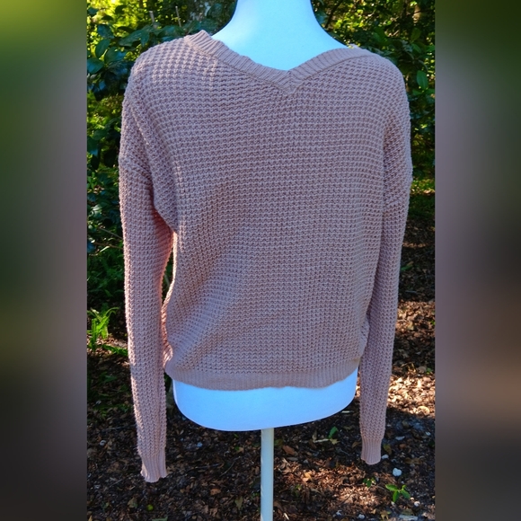 Waffle knit drawstring sweater - Picture 9 of 9